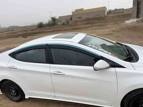 السلام عليكم النترا 2015 خليجي سنويه مجدده مكينه ١٨٠٠
سياره فول مواصفات فتحه جاهزه وجديده سياره 
كفاله من ضربه وتبديل فقط رشات بسيطه جداً 
السعر ١١٧ الشراي يتصل ***********
