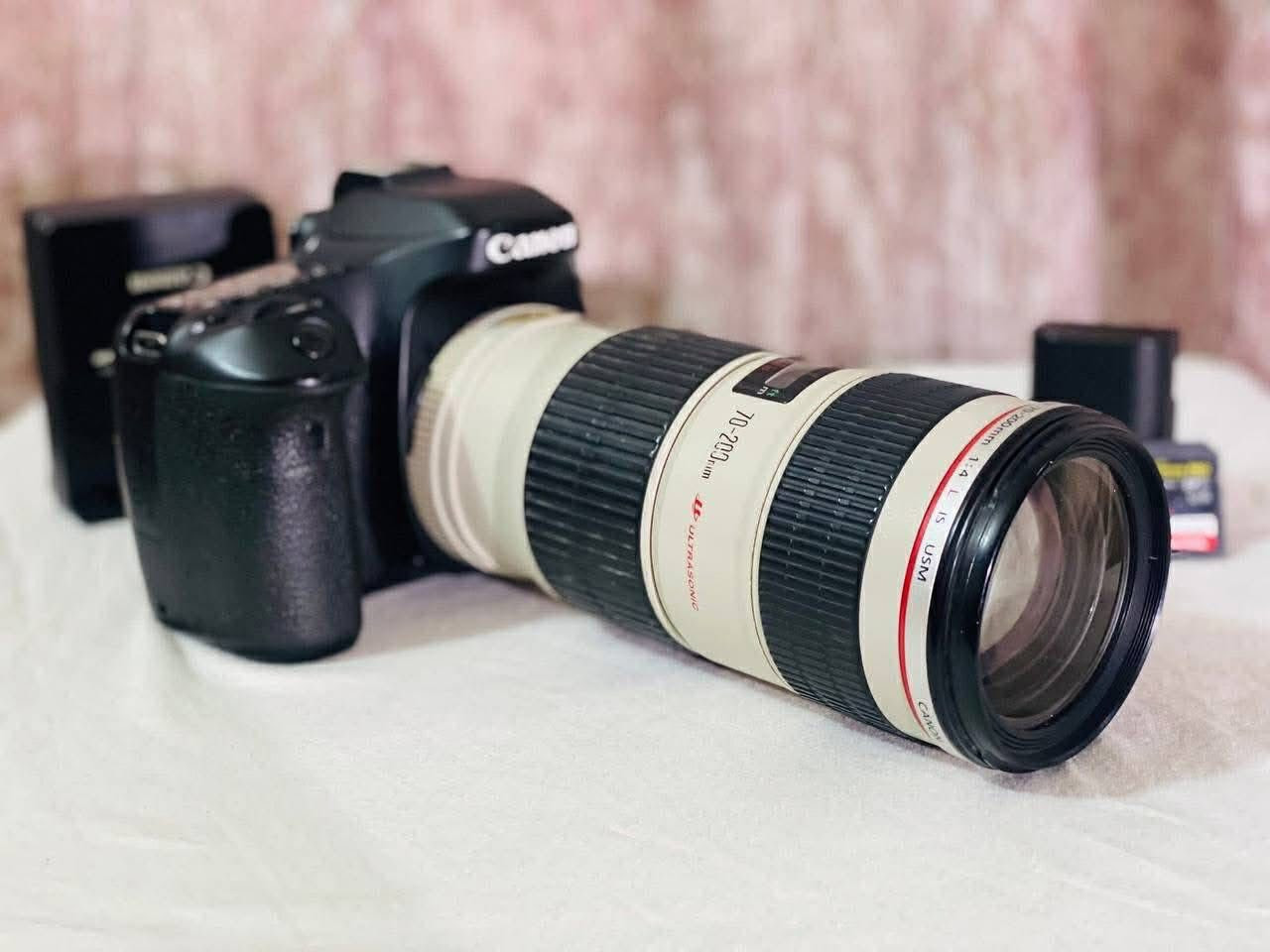 كانون 80d نضيفه جدا شخط مابيهه الشتر 24k وياهه عدسه 70/200  للبيع سعرها 950 الف وبيهه مجال بسيط ملحقاتهه جنطه والشاحن وكيبل الشحن ورام والبطارية مكاني بغداد البياع


**إذا كنت صاحب هذا الإعلان وتريد حذفه لأي سبب، رجاءا أرسل رسالة إلى الدعم الفني**