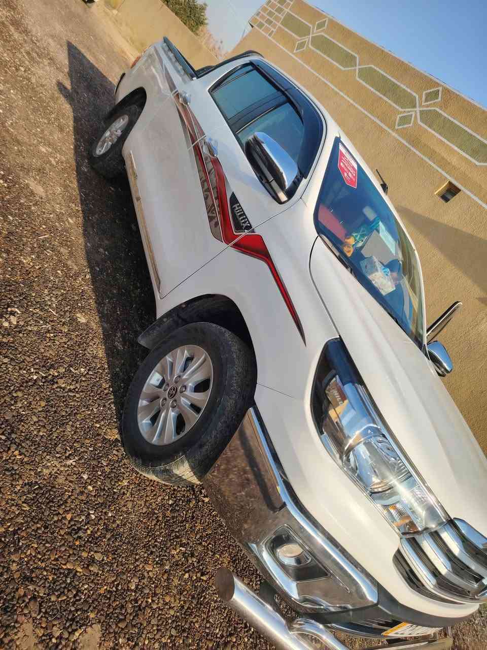 السلام عليكم للبيع هايلوكس موديل ٢٥ ناصيه كفاله عامه ماشيه ٥ الف دهن الشركه ما مبدل سياره جاهزه دوشمه درع رقم أربيل للاستفسار اتصل ***********
