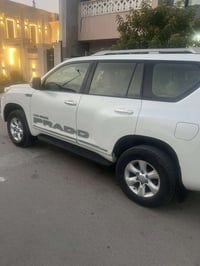 برادو 2013 خليجي بصمه وفتحه وداخل جلد سياره نضيفه بدون صبغ فقط بارد بك...