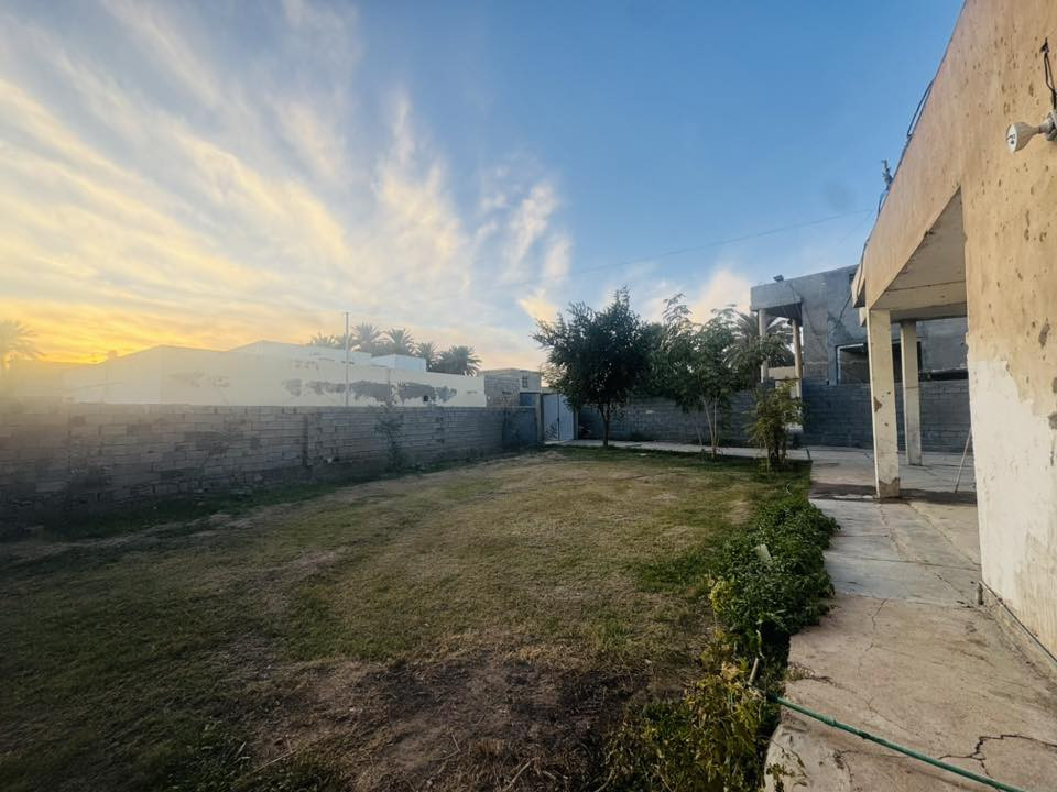 بيت للايجار الصوفيه قرب كلية المعارف سعر الايجار 400 قفل
استفسار على الرقم ***********
يمكنك زيارة المكتب العنوان شارع 40 مقابل جامع الواثق
