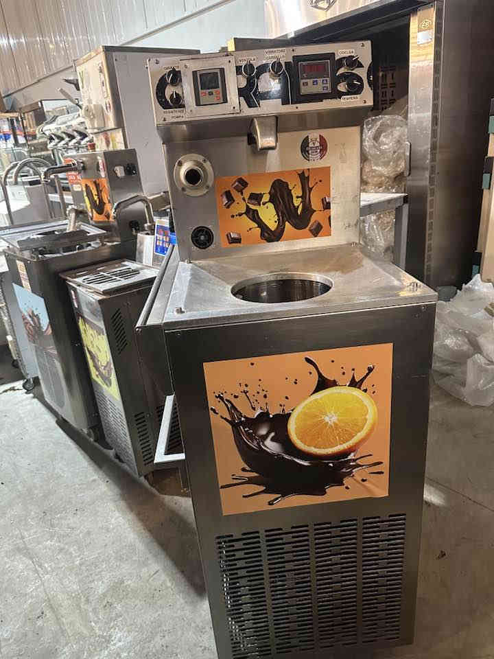 مساء الورد والياسمين و الخير 🇮🇶
افضل مكائن  جوكوليت 🍫 من الشركات  Selmi - Fbm ايطالية 🇮🇹  
دائما نتميز بكل جديد وبتحدي أسعار
عراق - السليمانية 
📍العنوان : مقابل تيرمينال سليمانية 
التفاصيل
*********** 
WhatsApp: 00393899265052
