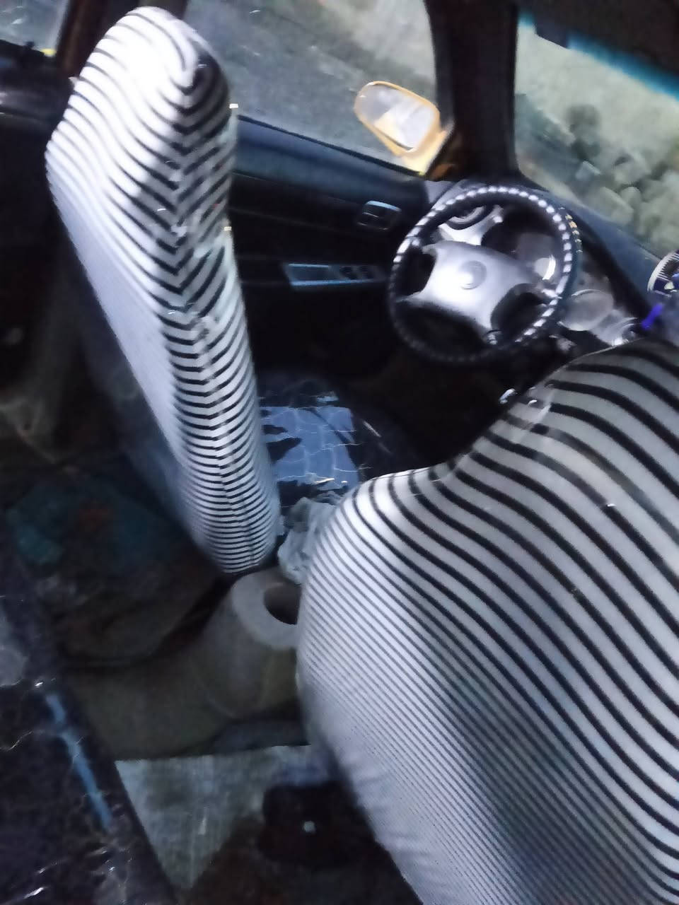 سيكي. مديل 2012 شرعي بل موصل  مكينه كير شرط صبغ احزام هيه 100 غرامات صفر السعر 38اوبيه مجال ***********
