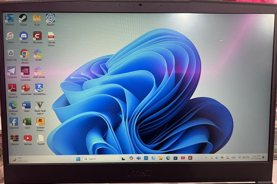 لابتوب MSI للبيع – قوي ومناسب للكيمنك
🔹 الموديل: MSI GF63 Thin 11SC

🔹 المعالج: Intel Core i5-11400H (الجيل 11)

🔹 كرت الشاشة: NVIDIA GTX 1650 سعة 4GB + Intel Graphics

🔹 الذاكرة (RAM): 8GB DDR4 بسرعة 3200MHz

🔹 الخزن: SSD سعة 477GB

🔹 النظام: Windows 11 Pro أصلي

🔹 الشاشة: 15.6 إنج

🎮 قوي في الكيمنك ومواصفاته معروفة وأداؤه ممتاز

📦 اللابتوب مع ملحقاته كاملة

📦 الكارتونة موجودة

🔋 عدد مرات الشحن فقط 9 مرات (استخدام خفيف جدًا)

✨ الحالة: نظيف جدًا جديد، بدون مشاكل، استخدام شخصي

اللابتوب اشتريته وما استخدمته استخدام قليل جداً جداً 

🔁 سبب البيع: الرغبة بشراء PC

💰 السعر: 900,000 دينار عراقي

📍 السعر بي مجال بسيط جداً 

مكاني البصرة

***********
