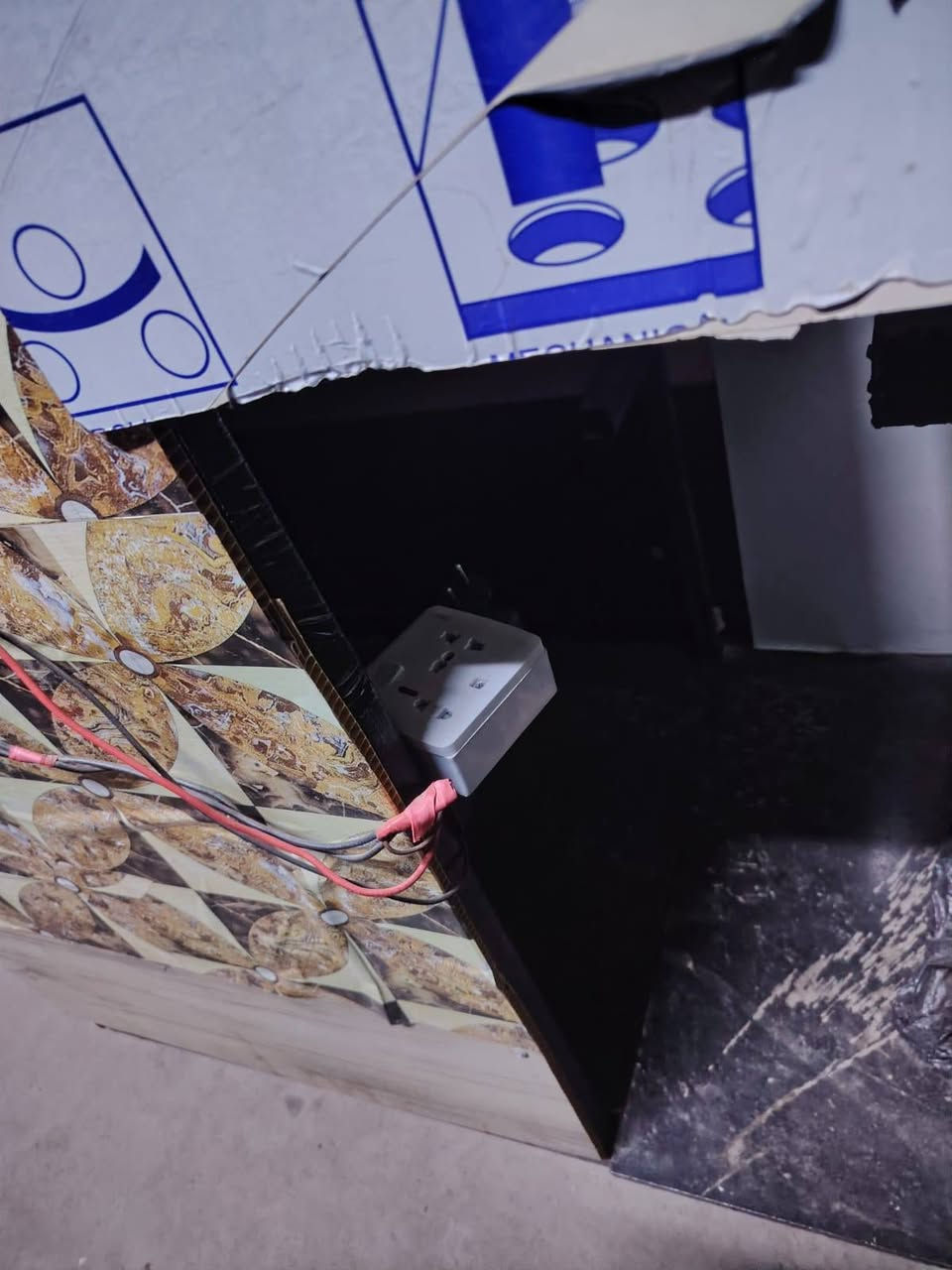 السلام عليكم شباب من رخصة مدير الكروب عربانه مال لبلبي كامله وترهم مال لبن وشربت العربانه كامله وكل نقص ما بيها السعر ١٠٠ الف المكان بغداد البياع رقم الهاتف ***********
