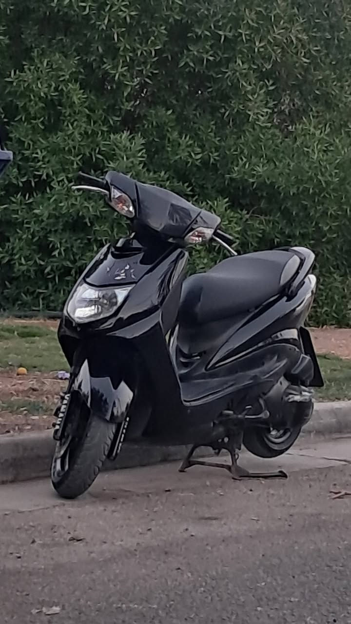 سلام عليكم اخوان دراجه سكنس نثيه ياباني 110 مكفوله كفاله عامه من كلشي من كهرابائيات شغاله نكره سلف الدراجه كابريتر الدراجه جديده وشوف بعينك بل صوره نضافه90% الدراجه  الستفسار أكثر عن الدراجه الاتصال ***********11
***********
