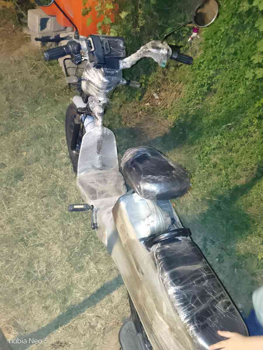 دراجه شحن للبيع MR بطاريات جديده ملف  سعر 285 وبيها مجال بغداد الاعظميه ***********
