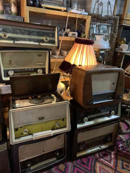 وجبة للراديوات للبيع شلع  
راديو واحد بدون بدون fm
الباقي fm
 ابيعهم شلع 
عارضة السينماء لوك 
سليمانية ***********
