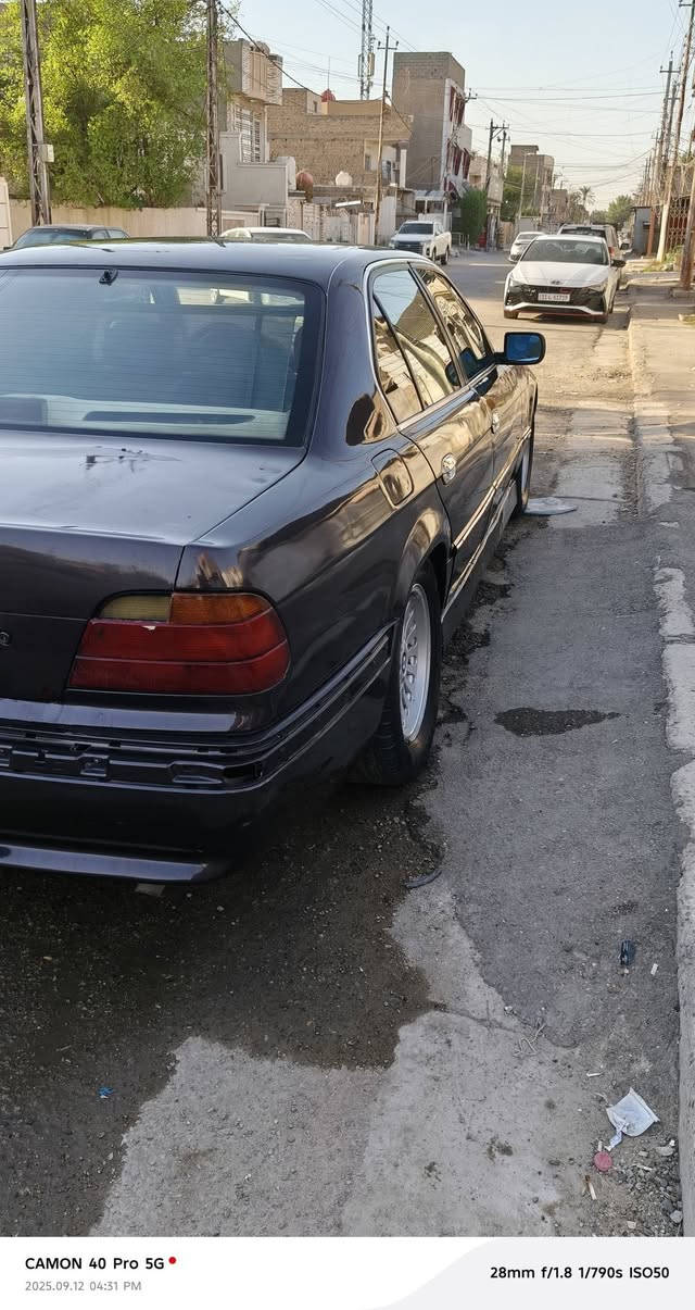 E38 740 موديل 1997  رقم واسط
السعر ٥٥ 
المكان، بغداد الدورة
***********
لتكلي شبيهه ما بيهه تعل شوف السيارة عجبتك اخذهه ما عجبتك عوفهه
