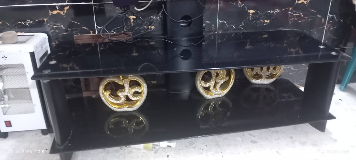 ميز جرارات سعره 40وبي مجال ميز بلازمة 30 وهم بي مجال بسيططط بغداد المشتل ***********
