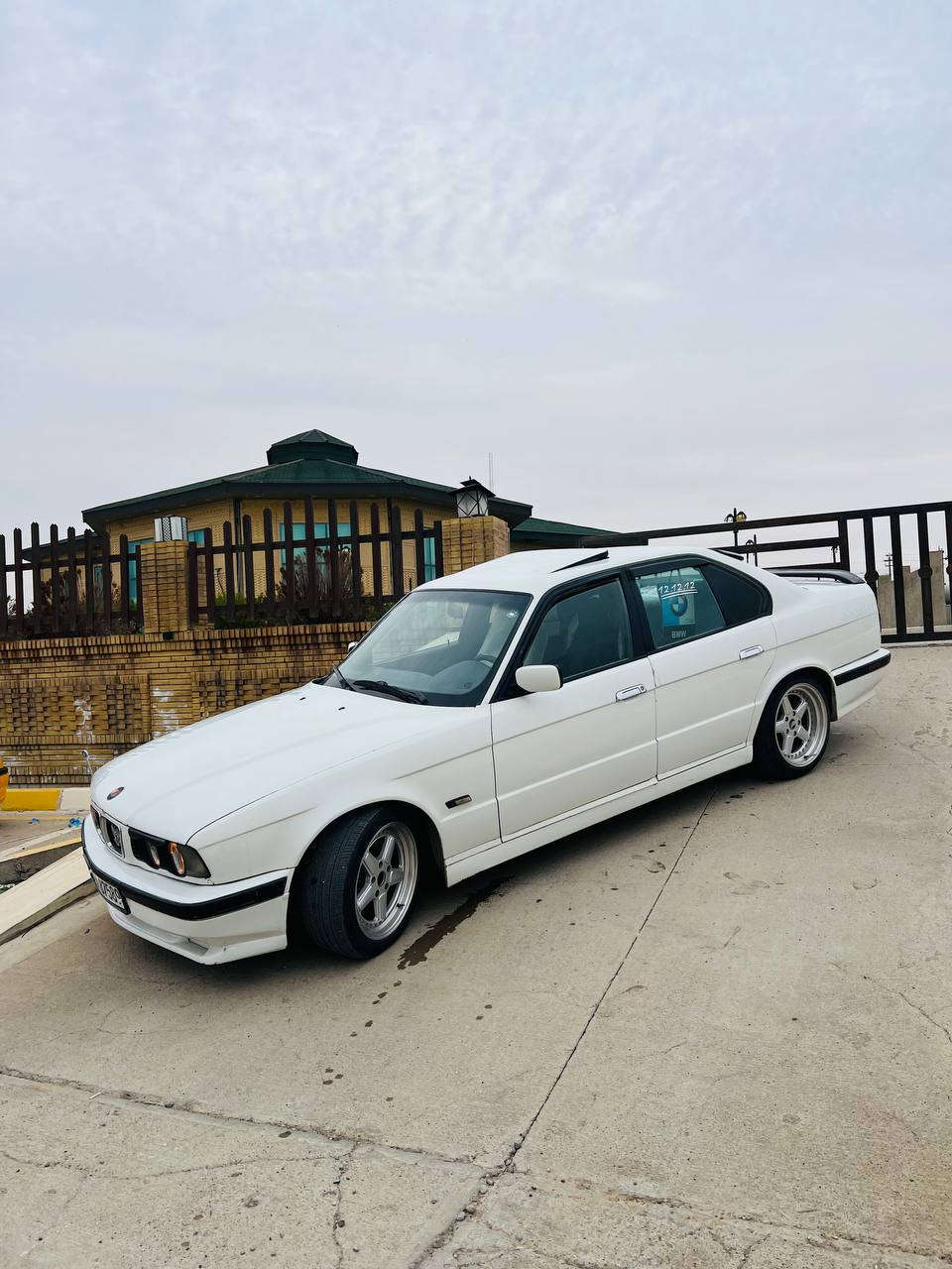 bmw.1993.e34
مەکینە 525کەپس
گێڕ تۆماتیک
سلایت
سوکان ڤۆلیۆم
ویل شنایزەر
چوار جام کارەبا
7کەلە کوشین
پێش پان
لایت ئەلقە
دەحامی mلەسەرە
گێڕوو مەکینە،بەشەرت
سەیارەکە حیزامە سەقفوو شان بێ سبووخ
سەیارەکە چرکەی تیا نیە
بەشەرتی بەناو کردن
سەیارەکە ماشااللەی دەوی لەجوانی و خاوینی لەهەولیرم لەبنەسڵاوە 
سحری 60وەرەقە و معامەلەیەکی برایانە 
رەقەم *********** أربيل, العراق
