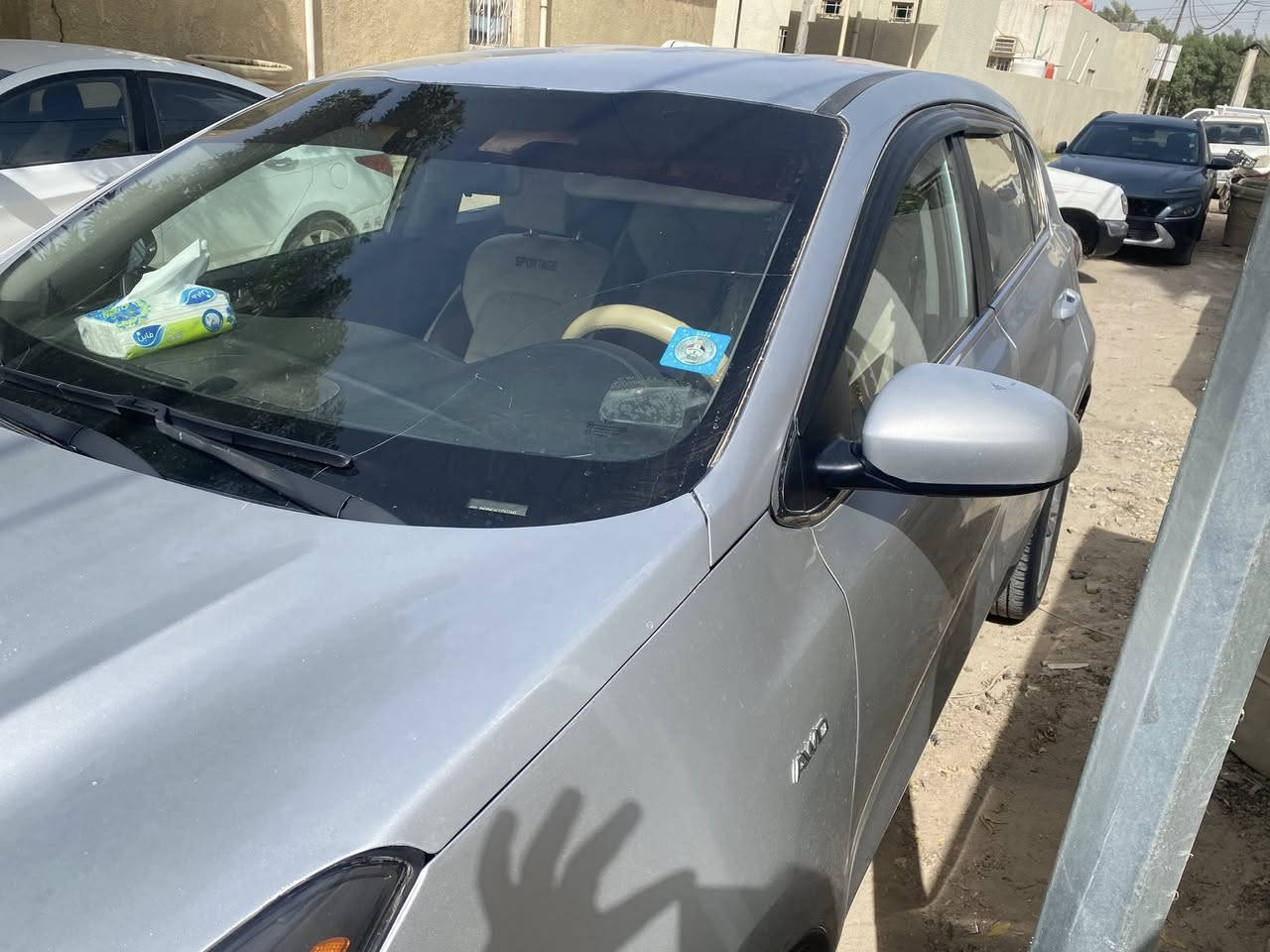 كيا سبورتج موديل 2018 امريكي الحادث جاملغ ايمن والبنيد مبدل
بدون دواخل 

مواصفات 

ثلاث انضمة للقادة 

عادي سبورت ايكو 

مكينه gdi2400

تحكم ستيرن 

مثبت سرعه 

مانع نزلاق 

قطعتين تبريد 

كاميرا  خلفيه 

رقم الدولي الجديد السعر ١٥٠ بيها مجاال بسيط
 للتواصل 
***********
