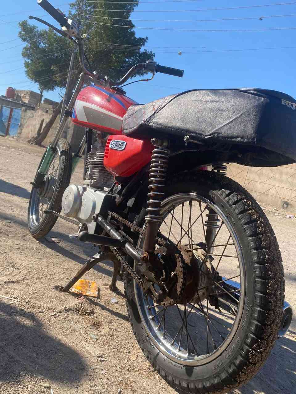 سلام عليكم شباب دراجه ادوات نامه شلامجه حلوه ونضيفه السعر 300وبيها مجال البصره خمسيميل ***********
