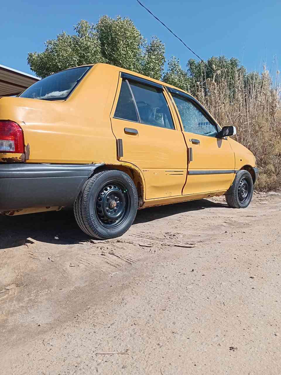 السلام عليكم سايبه موديل 2015
السياره نضيفه وجاهزه من كلشي صدر جديد تخم تاير كير مكفول باتري جديد حداديه نضيفه سنويه ل 2028 تبريد شغال ضربته موضحه بل صوره باب الخلفي فقط مالكه موجود السعر 35 وبيه مجال ***********
