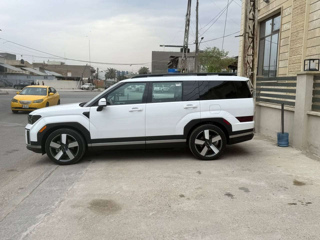 السلام عليكم سنتافيا 2025 لمتد اوتبارك وارد امريكي

رقم اربيل سنويه بسمي حصرا

   المسافه المقطوعه : 15 الف ميل 

   حالة الايرباك : سليمه بدون ايرباك

الضرر : فقط دعاميه نفس الون 

حجم المكينه : 1600 تيربو + هايبرد 

                

#مواصفات

1. شاشه

2. كيجات دجيتل

3.كامرات 360

4.بانواما فتحتين

5. بصمه 

6.تشغيل عن بعد

7. رادارات 360

8. ايقاف ذاتي

9. ويل كب

10.بكلايت لد 

11.اشاير بالمري

12. هيترات بالكشنات خلفي امامي

13. تحديد مسار

14. نظام ايكو +سبورت + سمارت

15. هند بريك بصمه

16. اوتو هولد

17. لايتات زنون عدسه عالي ناصي

18. رادار امامي

19. صندوك كهرباء 

20. صندوك ذكي يفتح عند الاقتراب

21. قطعتين تبريد 

22. شفتات بالاستيرن

23.برادات خلفيه

24. حساسات خلفي امامي

25. كامرات 360 درجه 

26. كشنات جلد تدفئه تبريد

27. كشنات كهرباء 

28. كشن السايق ميمري 

29. فور ويل 4x4

30.نظام هترك 

31.اوتبارك تروح وتجي بالريمونت

32.كشنات خلفي كهرباء

33.سبعه راكب

 

السعر : الطلب في التعليقات سيأتي إليك مباشرة 🚓 

تفاصيل اكثر هذا رقمي ***********تحياتي 

مكاني بغداد
