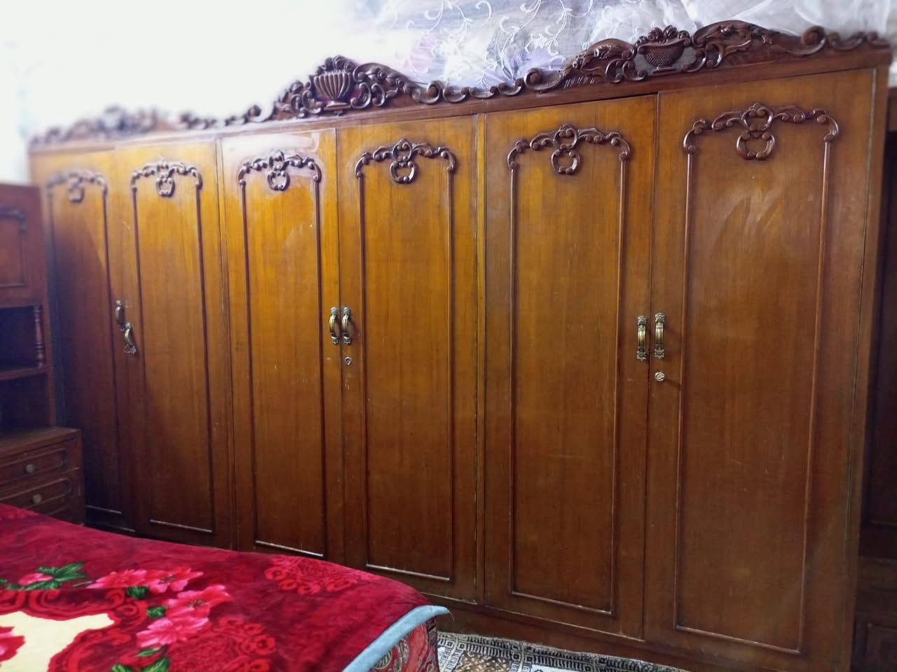 السلام عليكم غرفه نوم كامله للبيع صاج عراقي السعر 350 وبيهه مجال للتواصل ***********
