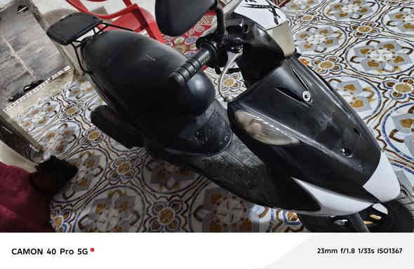 سلام عليكم دراجه أدرس ياباني قديم للبيع دراجه كلشي شغال اشاير لايت كدام ناصي عالي رماش استان حساس قفل جنطه شغال دراجه كابريتر مال سبيسي ياباني السعر ٥٠٠ وبيها مجال حك جيه رقم *********** وإذا أكو مراوس بسيسي ياباني
