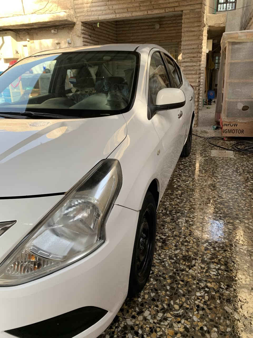 يالله سلام عليكم نيسان سني هندي بليتة زركة 2019رقم بغداد انكليزي باسمي كير مكينة بلادي برغي ممفتوح على وضع الشركة  مكينتهة خرسة مابيهة صبغ   ولا معجون بيهة بارد بل جاملغ الخلفي  وبل باب الورة السايق 4اصابع بارد سويجات 2   
السعر 107 
مكاني بغداد قضاء المحمودية 
***********
