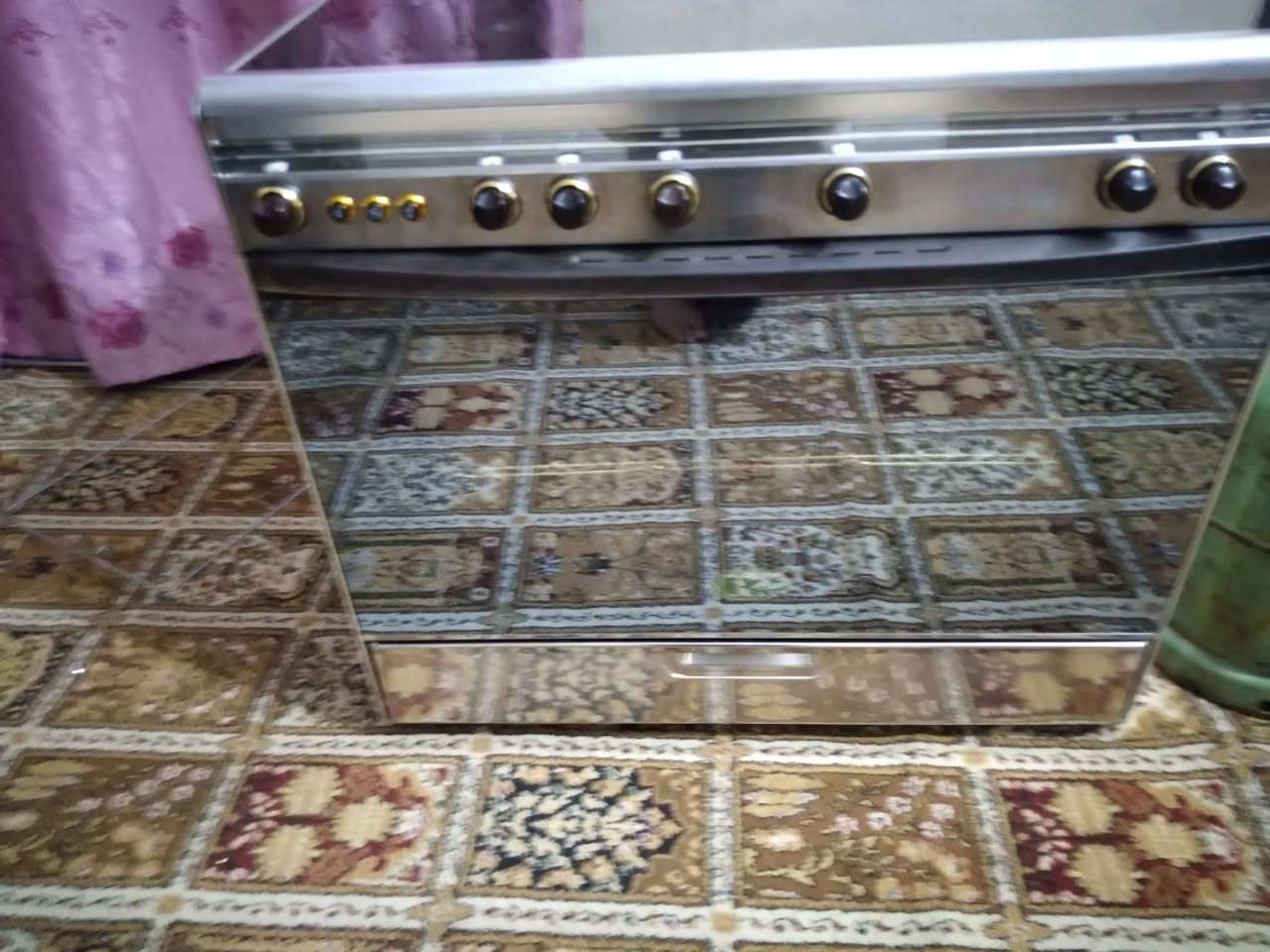 طباخ كريازي مصري باب اول شغال فول استيل للبيع الفرن شغال فوك جوه العنوان كلار الرقم ***********هاذا
