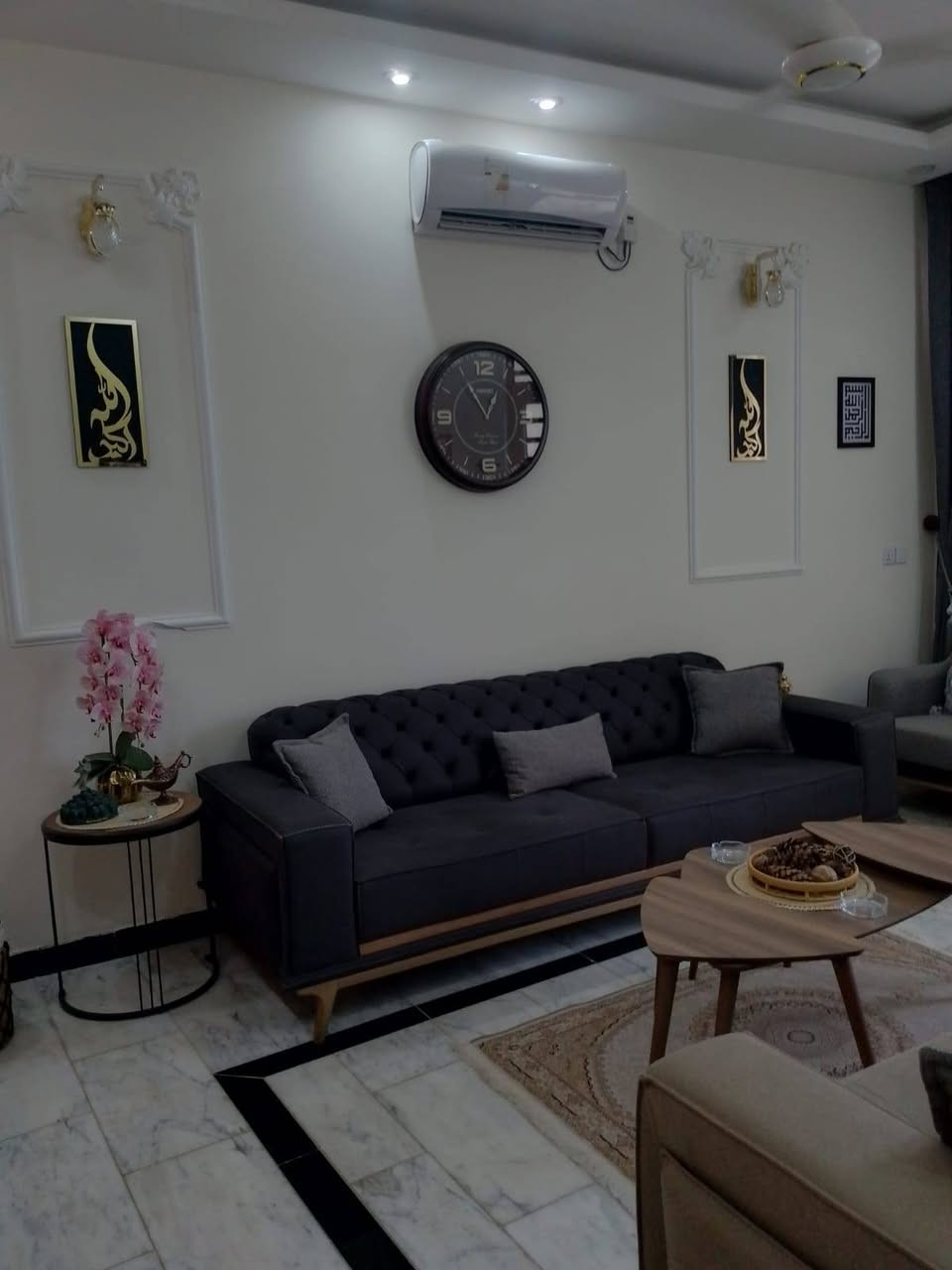للبيع ١٠٠ م طابقين حديث (شارع ١٥ م..مقابل تشجير) 
.......
اعلان رقم ٣٨٧
......
مشتمل ١٠٠ م طابقين حديث بناء ٢٠٢٤
مقابل ساحة شارع ١٥ متر منطقة حي الجهاد
حي الجهاد الديوان قرب ثانوية الاصيل موقع مميز 
ارضيات مرمر
ديكورات داخليه روعة
واجهة ٥ نزال ٢٠
٣ نوم صحيات عدد ٢
للاستفسار *********** متوفر واتس اب اتصال
مكتب نيو هاوس للعقار الكائن في
حي الجهاد الديوان مقابل الامانة قرب كوفي ركن الديوان
 #مكتب_نيوهاوس_للعقار
#حي_الجهاد
#عقارات_بيع_شراء
