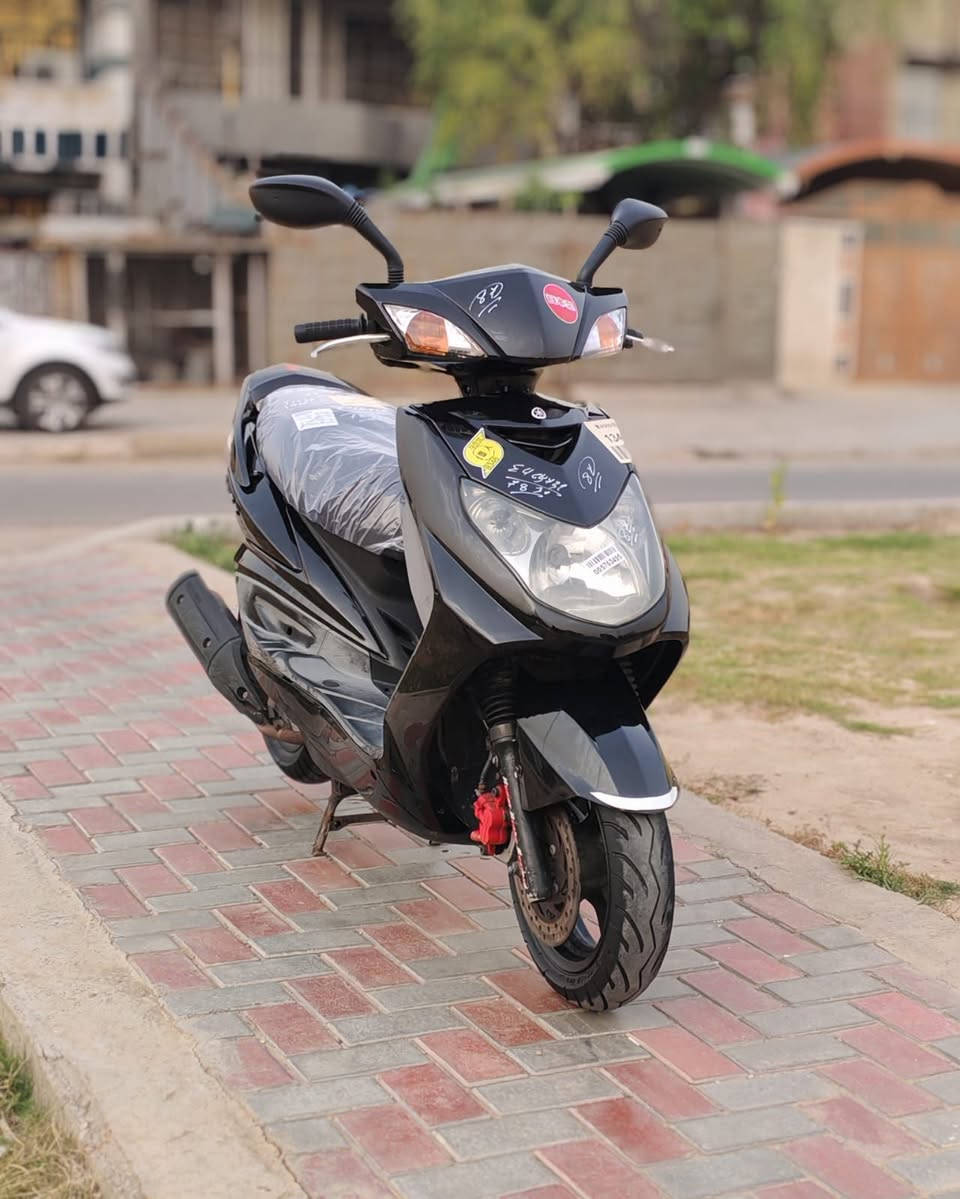 سلام عليكم.... مكلف بلنشر
دراجة سكنس(فحل )  🛵 للبيع
دراجة شلعه معدل كهربائيات كلهه شغاله 
دراجة جديده  بلادية
أي نقص مابيهة
جيب فيتر وتعال افحص
العنوان بغداد مدينه الصدر قرب مطعم ليمونه الاستفسار الاتصال على الرقم 📞 ***********
