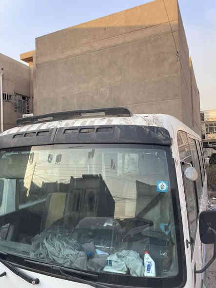 للبيع كوستر موديل 2002بسامينا مكانها بغداد للبيع او مراوس حسب القناعه بسياره 7راكب ***********
