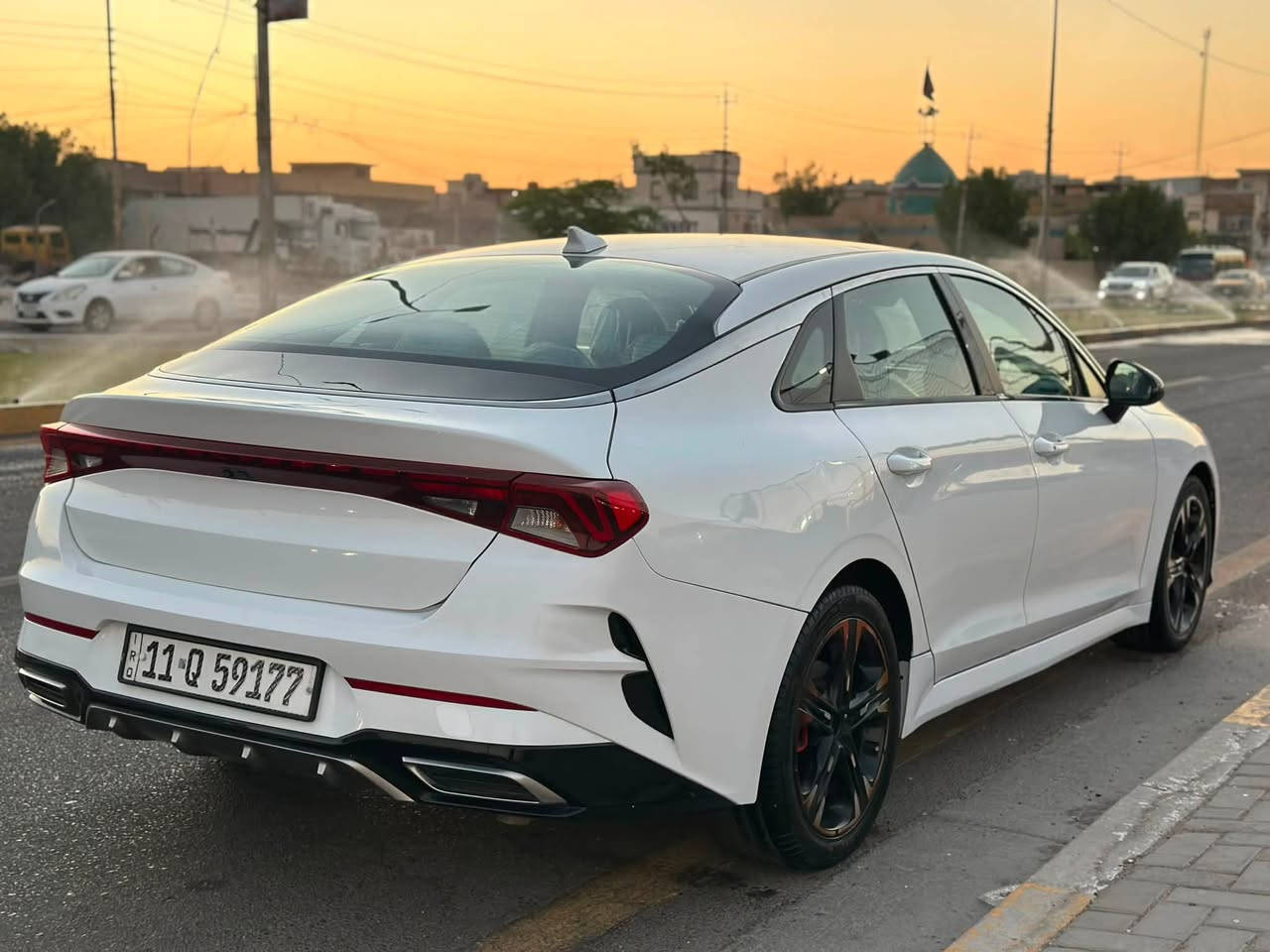 مرحبا حبايبي هاي كيه كي فايف وارد امريكي  جتي لاين مكينه ١٦٠٠تيربو مابيهة حادث مجرد حرك ٣ قطع يعني بجم كبس وكلهة ابلاديه مجرد صبغ محترك ولحرك خارجي ماكو داخلي السياره جديده جدا ومامتعوبه عل ايدنه من امريكه مناقصهة برغي 
الموديل ٢٣ المشي ٣٠ السعر ١٣٥ وهاذ رقمي ***********
