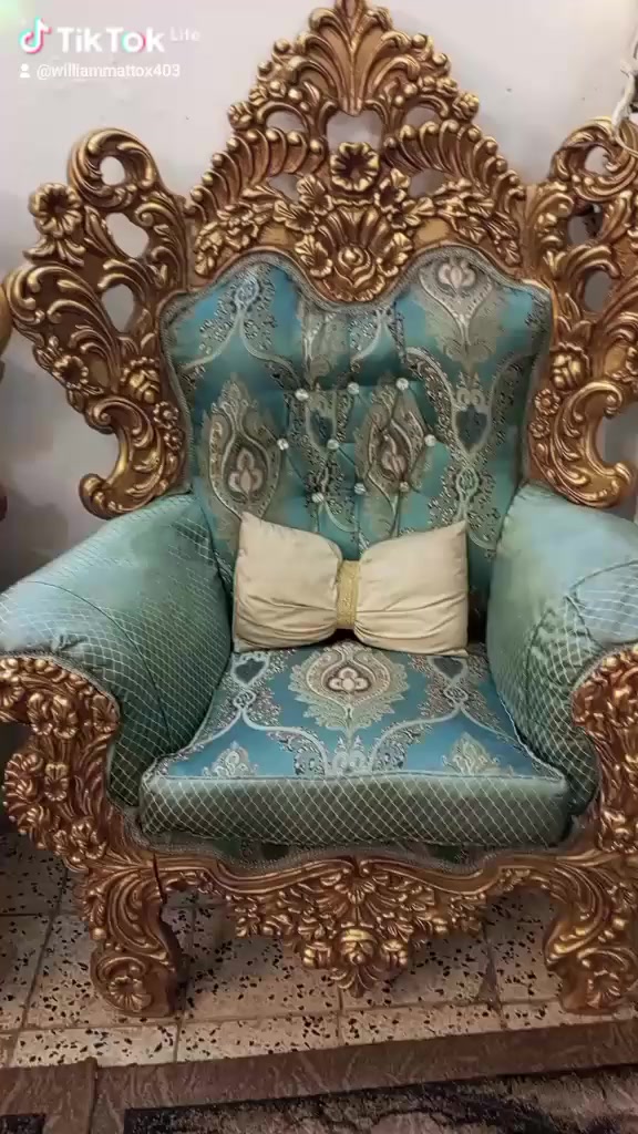 تخم زان ضخم ماينشال نظيف جدا مابي اي ضرر عشر مقاعد مع سيت طبلات لون فيروزي سعر 700بي مجال بسيط حك لكرةه فقط مكان مشتل شارع لمطبك ***********
