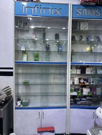 فاترينات عدد ٢  ام جام رتفاع ٣ متر وعرض ١٢٠  سعر القطعه ١٥٠  مكاني بغد...