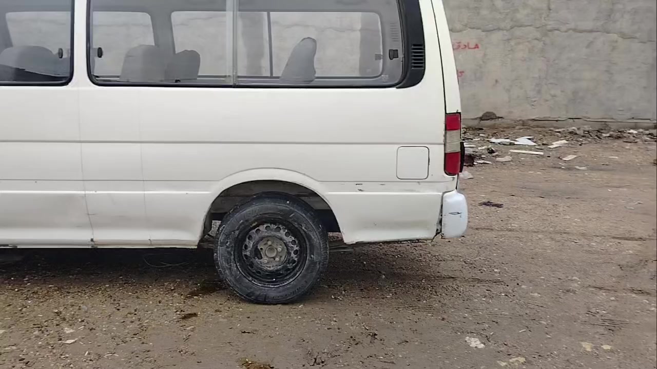 سلام عليكم عندي سيارة لبيع نظيفة كير كسل صدر كلشي مابيهة سنوية27 هذة رقم الهاتف***********
