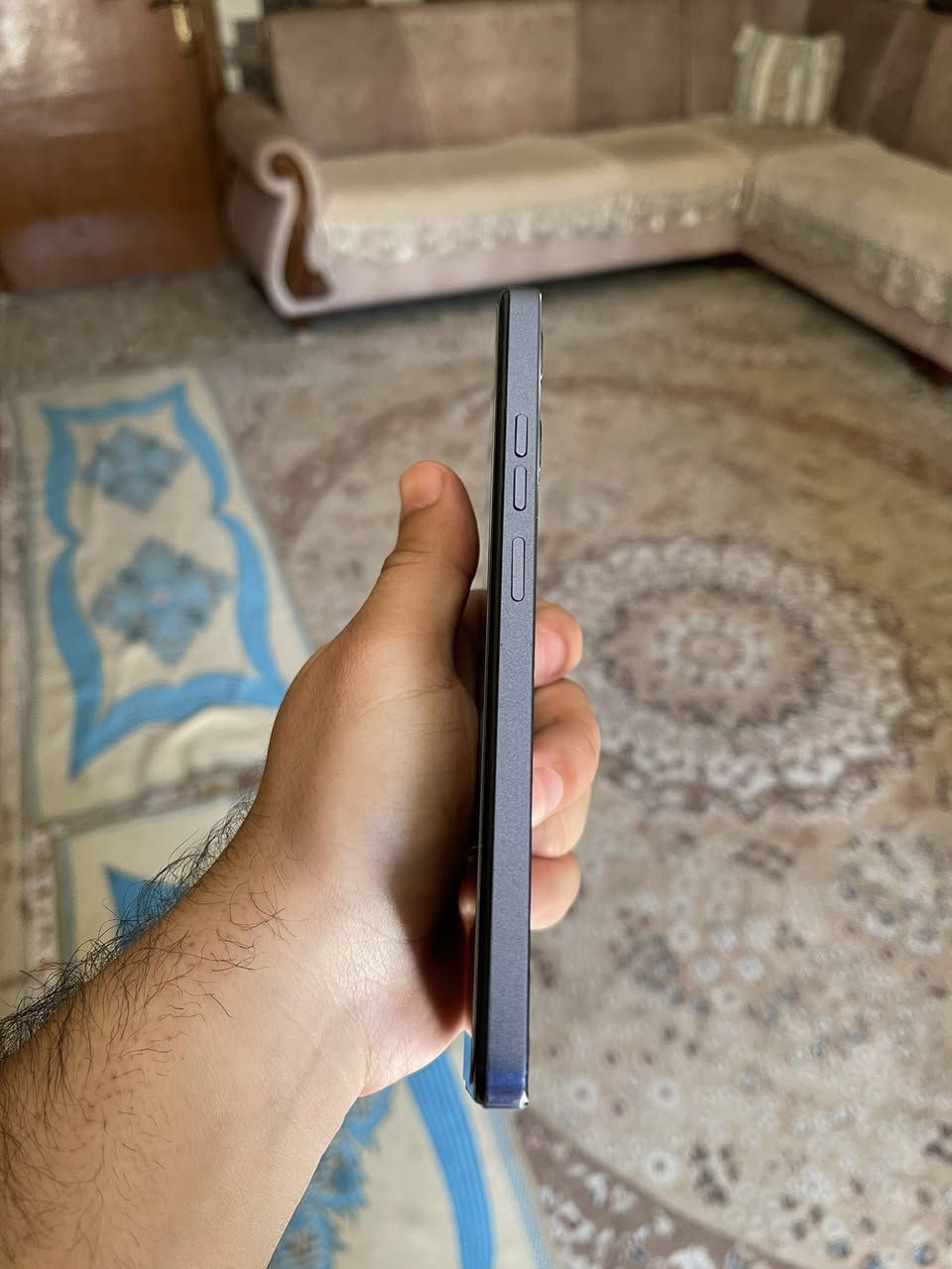 السلام عليكم
TECNO SPARK 10 PRO+ 
الذاكرة 256 
العشوائية 8+8 
الجهاز نضيف جدا 
انترنت .سيمكارت .صوت .بصمتين كلشي شغال

ملاحظه /خط بسيط جدا بالشاشة 
العنوان بغداد حي العامل او البياع
السعر 70 وبي مجال بسيط
***********
