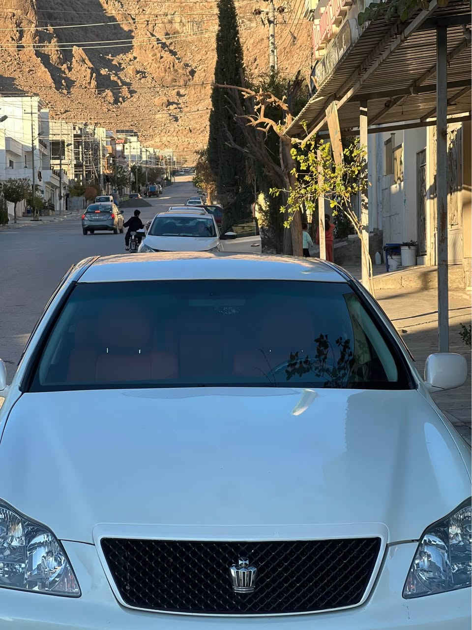 شاهینە ١٨٢ مۆدیل ٢٠٠٥ براوە 
كۆد كراو 
٣ دوگمە 
ئەتلەت 
مەسروف كراوە 
سعر ٥٢ شتێك معامەلە  
*********** رانية, السليمانية
