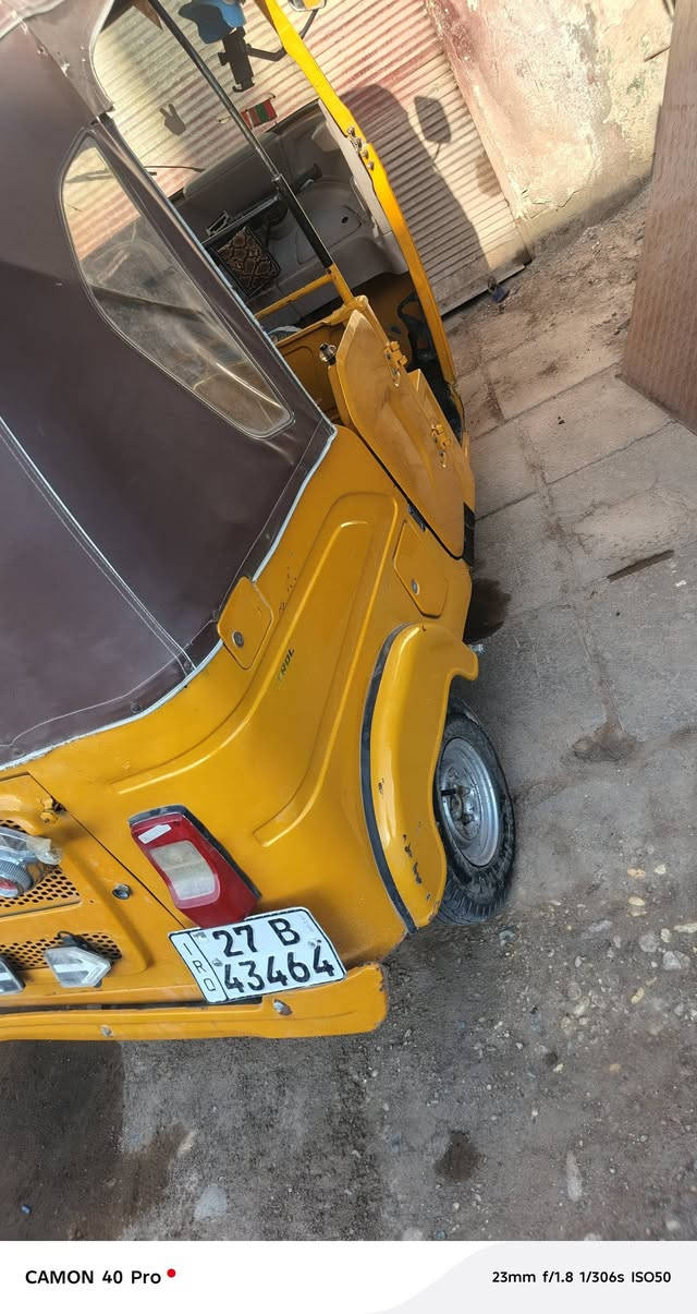سلام عليكم ٢١ شهر ١١ ذي قار احله من صوره تخم تاير جديد كهربائت كلها شغاله
مكينه بوشه وبستم لدرجة جاهزه نضبفه لا خياس 
بيه طخه بصفحه مكاني نصر *********** السعر ٧٥٠٠ بيها مجال
