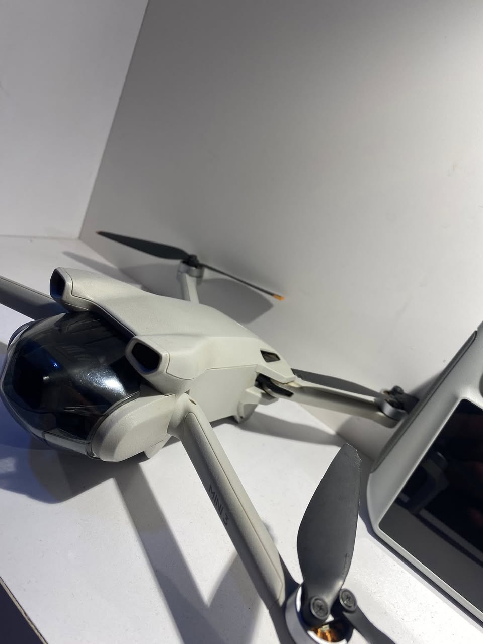 4K 60FPS 🎥 | 48MP 📸
وزن کەمتر لە 249g ⚖️
Obstacle Avoidance 🛑
باشترین هەڵبژاردە بۆ ڤیدیۆی پیشەیی 🔥

📩 بۆ زانیاری زیاتر پەیوەندی بکە
***********📞
نزبەئ خاوینی 100%85 
Kirkuk slemani
