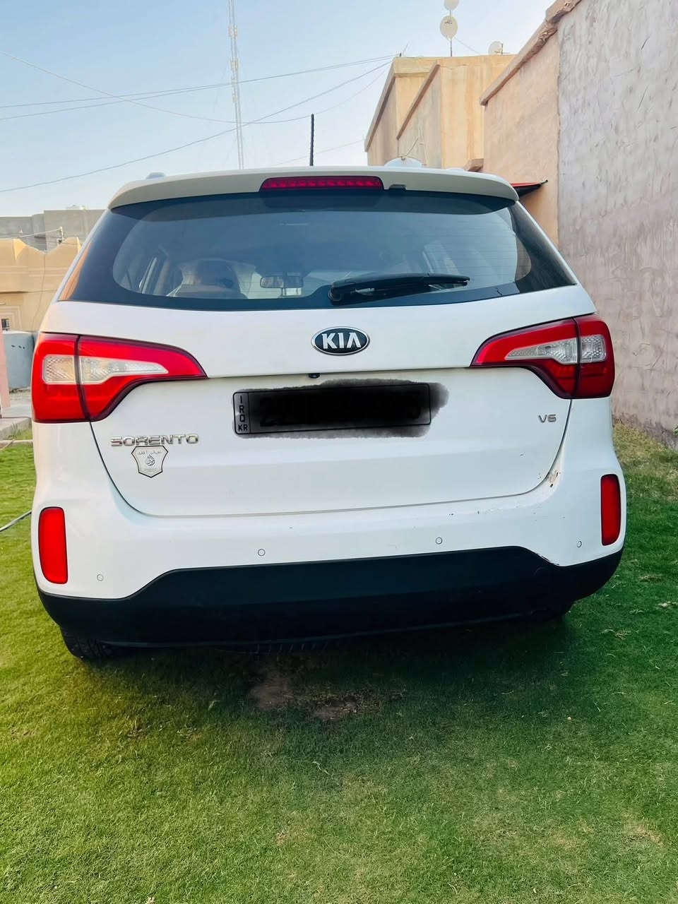 السلام عليكم ورحمه الله وبركاته
سورنتو 2013 شكل 2014  فولل مواصفات ماعدا البانوراما  (فئه خليجي)
السياره بيها شخوط بسيطه بل بابين
موصفات
1بصمه ابواب وتشغيل
2اشاره ترحيب
3اشاير مري شفط
4ثلاث قطع تبريد منفصل بس عايزو شحن غاز
5  اشاير بل مري
6 داخل جلد لونه المميز
7داخل صاج 
كامره وشاشه بلاديه الصغيره 
8حساسات امامي خلفي 
9فول تحكمات ستيرن
10 مثبت سرعه 
11محرك V6 المرغوب
السياره 7 راكب
السعر المطلوب175وبيها مجال 
لل استفسار الاتصال على الرقم ادناه
العنوان/صلاح الدين الشرقاط
‭٠٧٨٣ ١٩٩ ٥٣٨١‬
