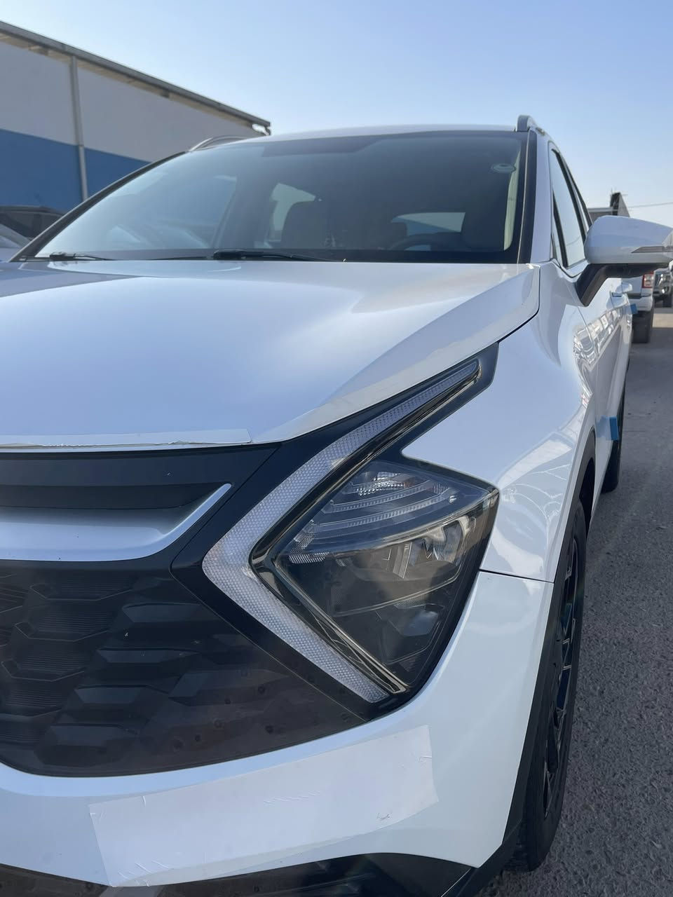 كيا سبورتج موديل 2022 خليجي رقم بغداد تحويل مباشر مكفوله من الصبغ بيه بارد باب الصدر فقط 
الموصفات مري شفط هندبريك دكمه تبريد قطعتين 
ويل كروم العنون بغداد البياع السعر ب 198 قفل من الاخير ***********/***********
