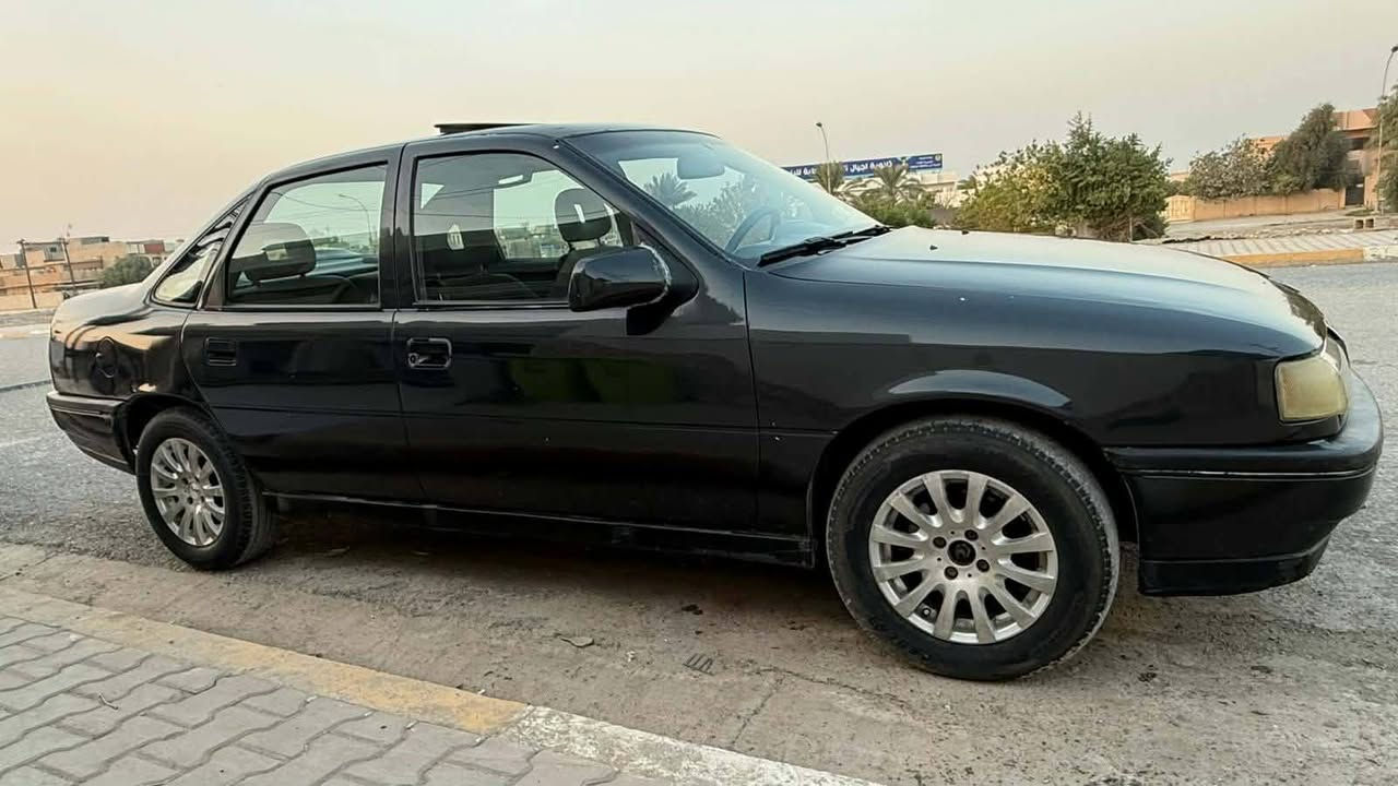 اوبل لون اسود موديل 1992 حجم 18 كير اوتماتيك بيها كابون بانزين السياره حلوه بسمنا رقم سليمانيه
صبغ عام جمالية بدون ضربة 
 السعر 45 وبيها مجال قليل
مكانها كركوك كوباني 
للاتصال ***********
