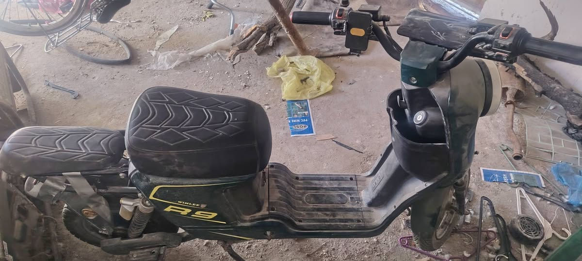 دراجه شحن بدون بطاريات سعر ٢٠٠ وبيه مجال البصره الهارثه المسحب ***********
