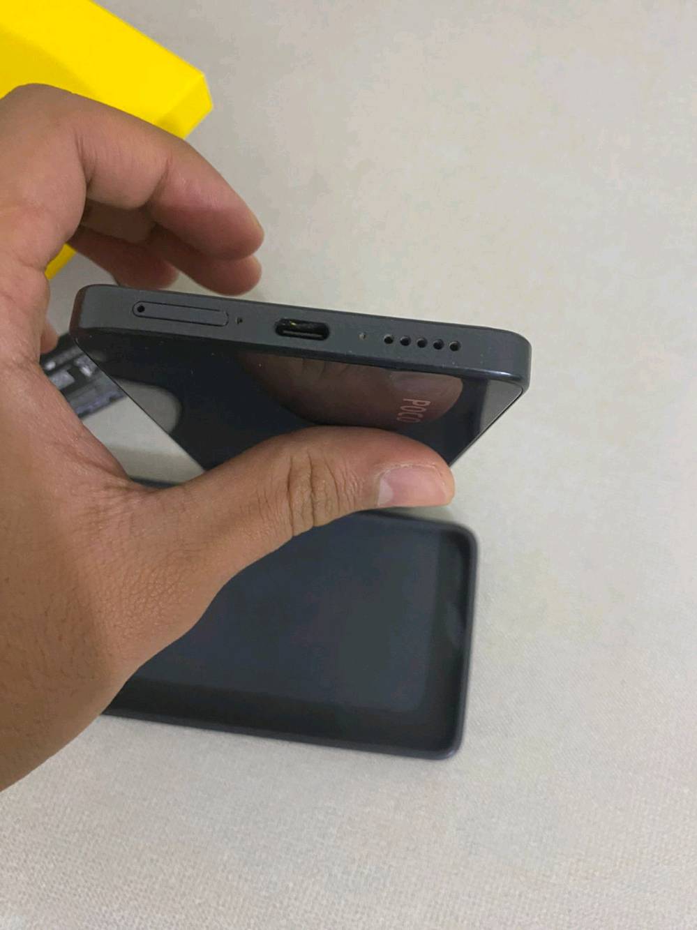 السلام عليكم poco X7 pro 
ذاكرة 256 البطارية والنظافة كدامك السعر 320