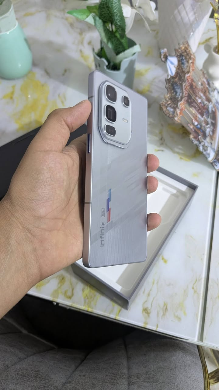 السلام عليكم..انفنكس Not 50 pro plus 5g استخدام يومين بس مشتغل بس مرتين سعرة 390 ألف وبي مجال بسيط جدا عنواني ديالى لايتوفر توصيل


**إذا كنت صاحب هذا الإعلان وتريد حذفه لأي سبب، رجاءا أرسل رسالة إلى الدعم الفني**