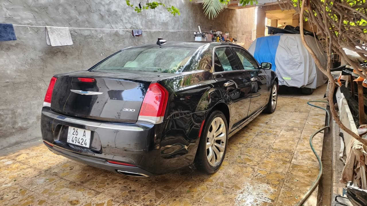 اوباما 18 فئه لمتدد ضباط ،
سعر 225 ،

لمتدد مفوله للأخير ما عدا الفتحه 

مكفوله حادثه بسيط جدا شرط الفحص .

مكانها ميسان العمارة / ***********

