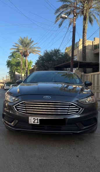 السلام عليكم فورد فيوجن للبيع 
موديل ١٧ 
ماشيه ٧٤ مايل 
كلين تايتل بس صارت بيها ضربه ببغداد بالباب الخلفي عكس السايق موضحة بالصور 
السعر ١٣٥ وبيها مجال بسيط 
محرك ٢٥٠٠
للتواصل و الاستفسار ‭٠٧٧١ ٠٥٠ ٠٤٧١‬
