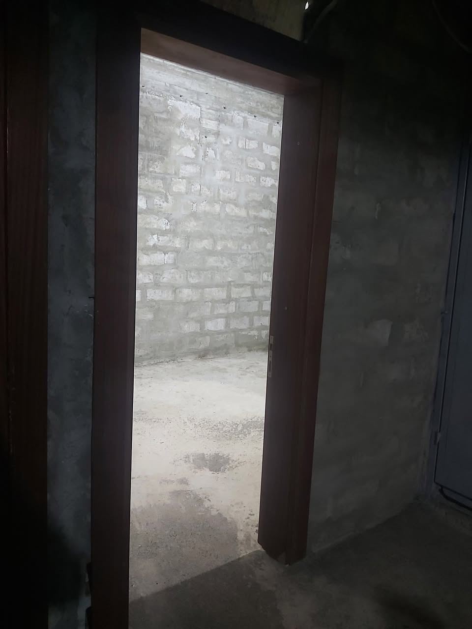 بيت للايجار حي الانتصار هيكل مدرز غرفتين   قرب مدرسة سعد ابن معاذ قريب على مول تبارك الرحمن وجامع نور الجلالة  مساحة 110 متر   ***********
