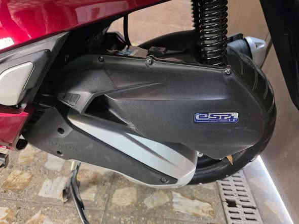 ‏مكينة 160لون مميز  ماروني  

‏ماشية  7تالاف و وبل يابان ماشية بس 4تالاف يعني زيرو 

‏الدراجة بيهة بصمات العدد 2 

‏مواصفات

‏ ABS مانع انزلاق ✅

‏حساس ازدحام ✅

‏حساس استان ✅

‏الدراجة ورقة المزاد مالتهة وصور اليابان وتقريرهة  مالتهة موجود   

‏الدراجة مكفولة كفالة عامة 

‏مكاني بغداد     ‪ ‪(‪***********‬)
