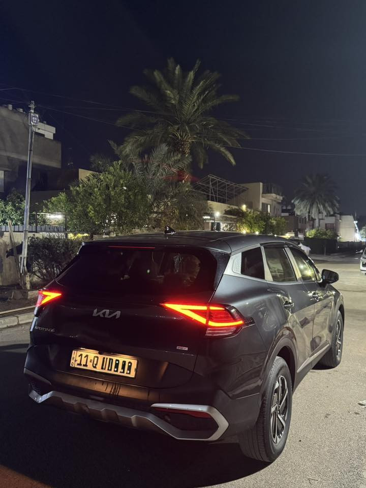السلام عليكم 

للبيع… 

كيا سبورتج LX 2023 هايبرد 

حادثها: كما موضح بالصور فقط باب الجنطة مصلح على البارد وبيها تكحيل بالمسدس… 

مواصفات: 
✅ شاشة
✅ كامرة 
✅ تدفى بالكشنات الامامية 
✅ سياقة ذاتيه 
✅ رادار امامي 
✅ رادار خلفي 
✅ اوتو هولد 
✅ أنظمة قيادة ( ايكو ، سبورت، ثلجي، سمارت ) 
✅ قطعتين تبريد 
✅ اريل نفكيشن 
✅ تحديد مسار 
✅ سويج 
✅ كار بلي 

ماشية : 17 الف ميل 
مكان السياره: بغداد اليرموك 
سعرها : 20.400$ وبيها مجال بسيط 
للاستفسار: 
*********** 
***********
