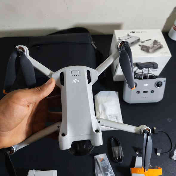 درون مني 3  برو
نضافة مثل ماموضحة، استخدام  شخصي للهواية مرات معدودة طايرة والله
السعر 950
مكاني ديالى الخالص  
تجيني  للبيت تفحص  وتاخذ 
***********
