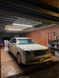 ٢٠٠٢ • D4 175 • البطارية بالصندوق