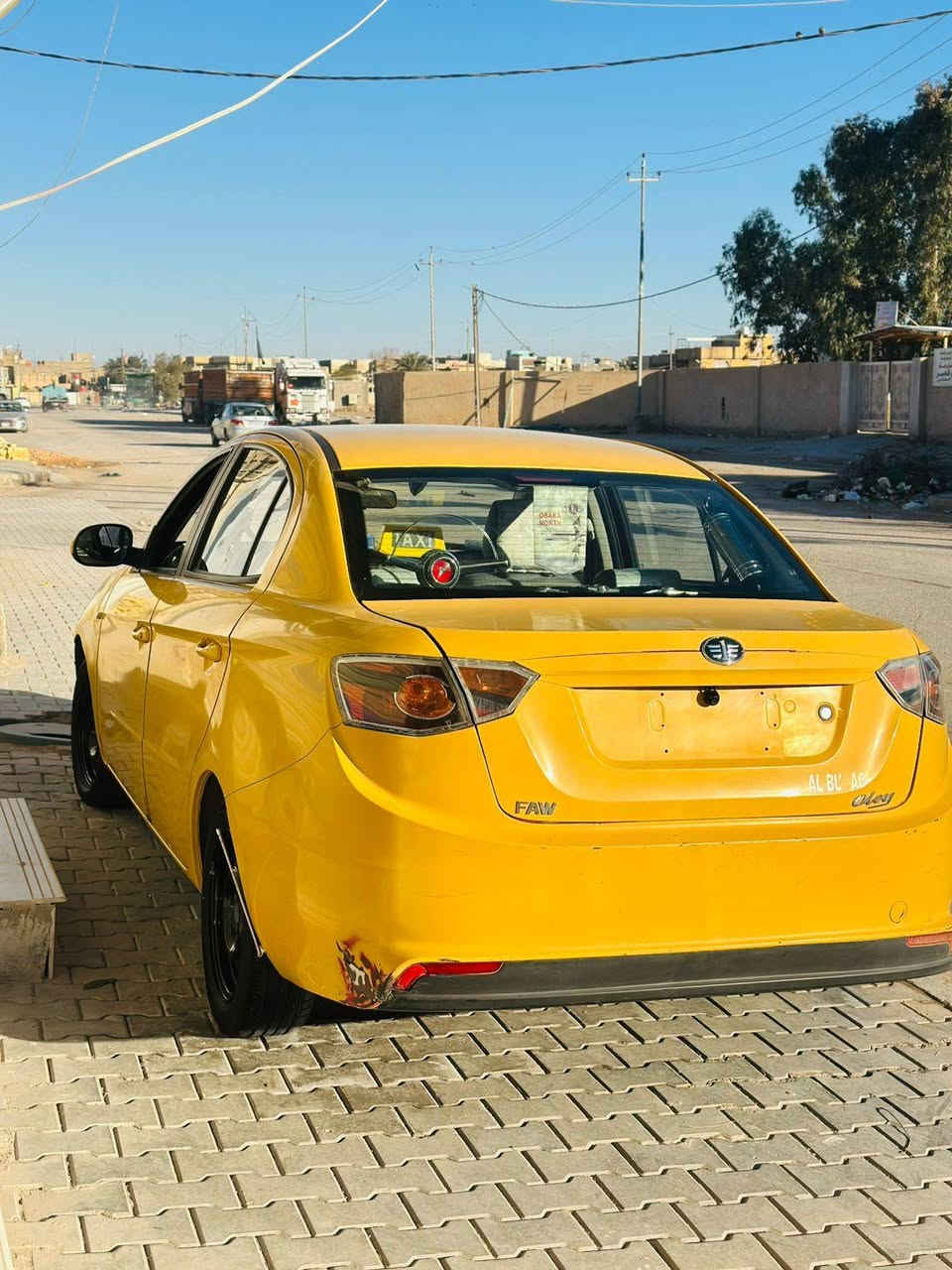 السلام عليكم فاو مديل 15ضربتها جاملغ جهة السايق فقط جاهزة وغرفتها جديدة +سفاري وتنتة نايلون
مكينة وكير وتبريد مكفول سيارة جاهزة بسمي مصفرة هيئة وغرامة..... ***********.... مامتواجد خاص
