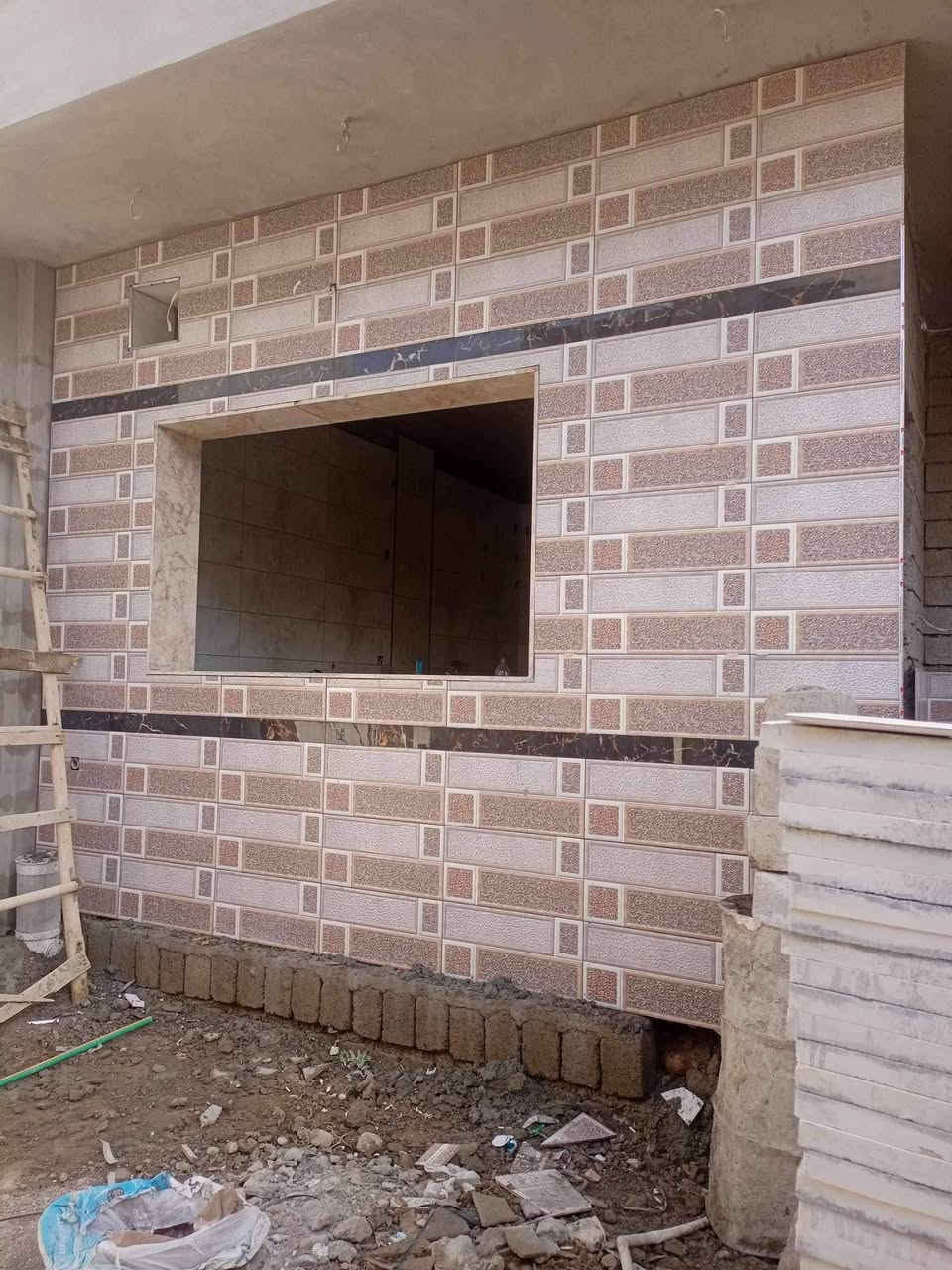 وسطه كاشي مرمر موسلين هدا شغليه يده مو رقم واحد يرجع ***********
