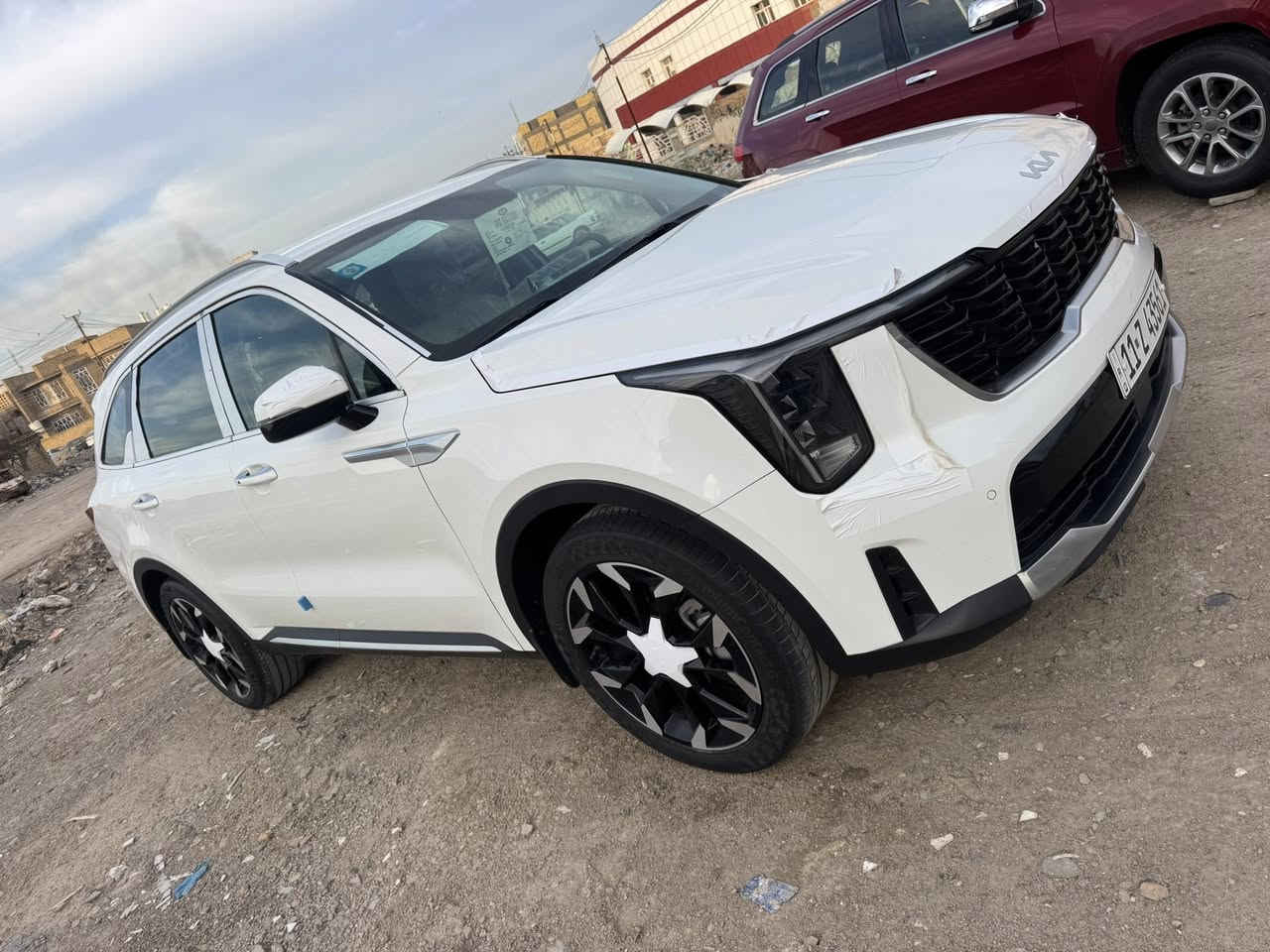السلام عليكم  
سورنتو 24  جديده خليجي  كفاله  بيها بارده صغيره بالباب 
فول عدا البنوراما  والدفع الرباعي 
داتاتششو    ويل 20   كشن كهرباء كير ماوس   6  سلندر  
تبريد 3 قطع  مرايه شفط وبصمه  تشغيل  وجنطه ذكيه  وبصمه بعد  وتنزبل وتصغيد جام ابواب   
شاشه  وكامره   ووايرلس  شحن  .....الخ
سياره بغداد  دولي باسمي  تحويل  شرط 
مكاني شطره حي المعلمين
السعر 295$ بيها شي بسيط  
***********  واتساب  
***********
تحياتي لكم
